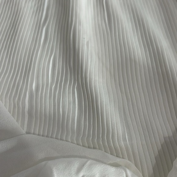 NWT Calvin Klein Solid-Hued Pleated Jewel-Neck Sheer Sleeve Blouse Size XL - Picture 13 of 13